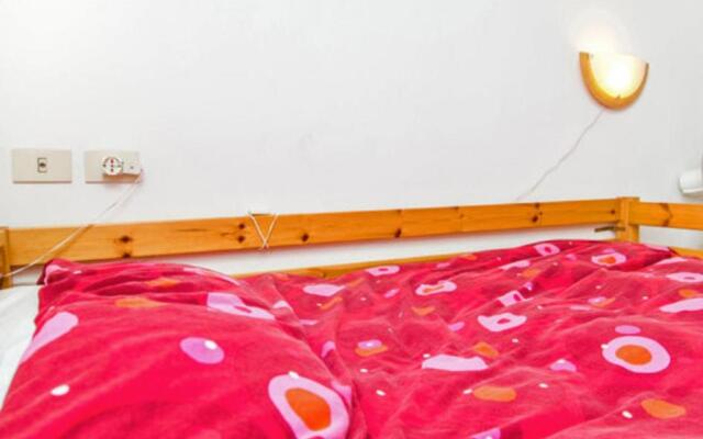 Studio with enclosed garden and wifi at Roma