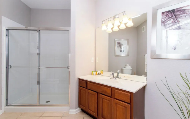 Magnificent 2 Bedroom Apartment Vista Cay Resort 107