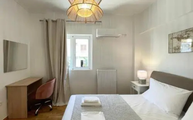 Central & Spacious 105Sq Meters Apt In Viktoria