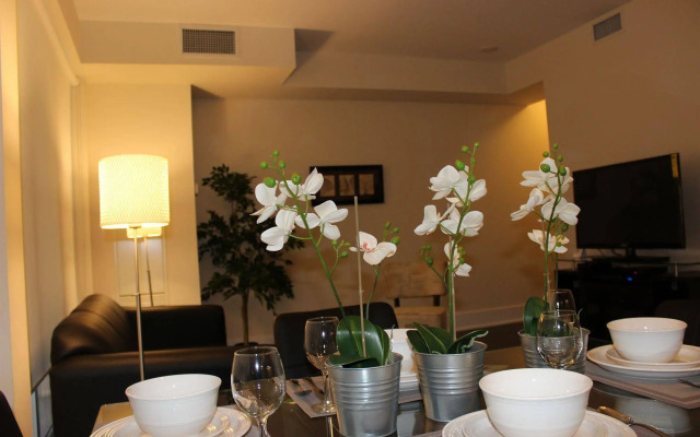 Toronto Rooms and Suites