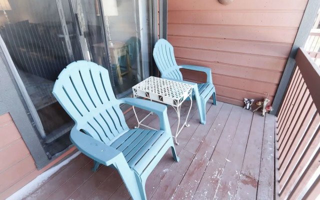 Sun Sung Cozy Condo A Stylish Escape for 4!