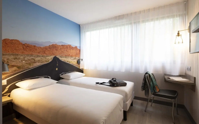 Break Hotel