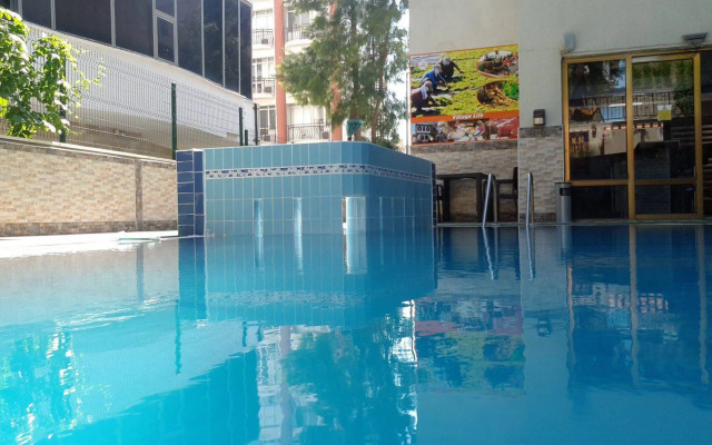 Saturn Hotel