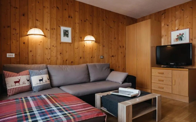 Apartments Roda de Ciar