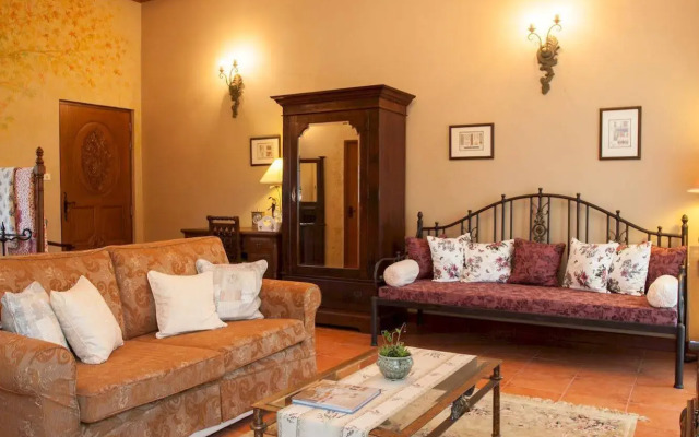 The Heritage House & Garden