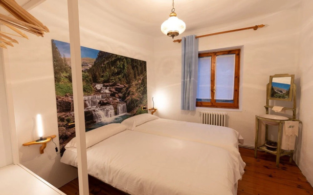 Cirjuana by Keywii. 8paxs. Biescas