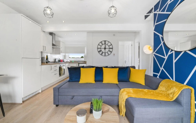 Village Cwtch Whitchurch Apartment