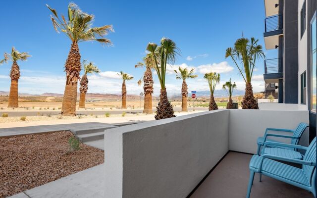 Desert Oasis 3 Bedroom Condo