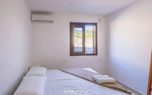 3BR Beachfront House w/ BBQ Apc2200