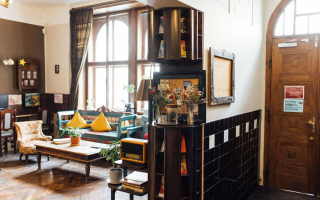Sir Toby's Hostel