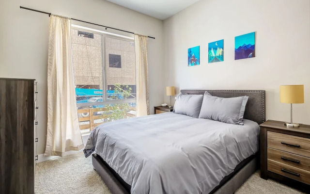 Scenic Dt Skyline! Walk To Sloan'S Lake!