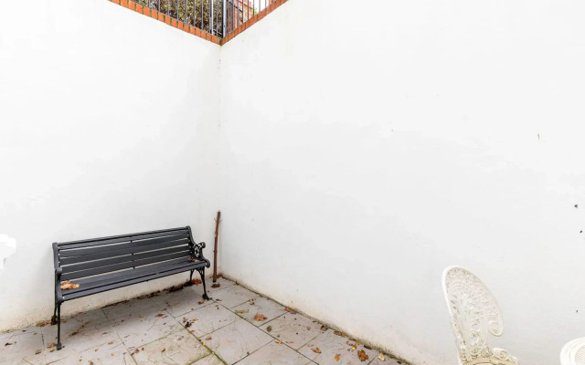 Colourful Studio Near Clapham Common!