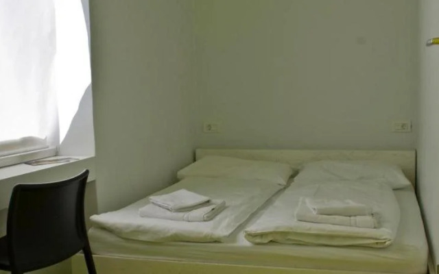 Design Hostel Goli & Bosi