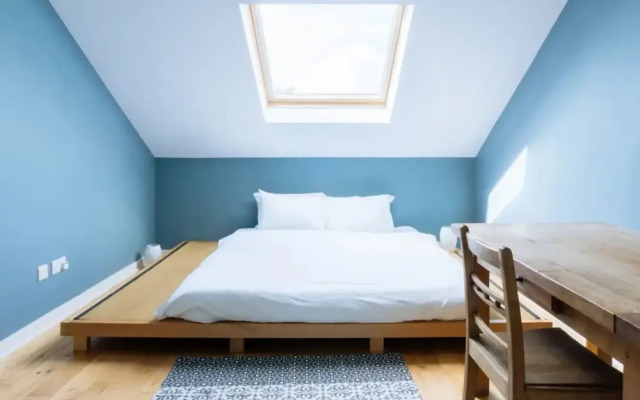 Stylish 3 Bedroom Apartment Near Hollyrood Park
