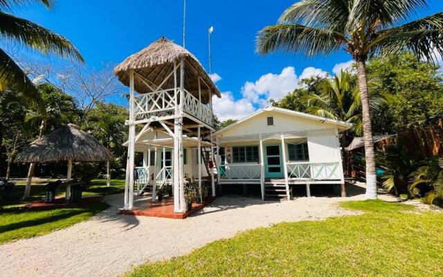 Hermosa Cabaña Caribeña en la Laguna de Bacalar