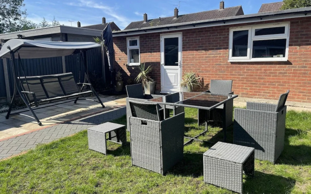 New Luxury Modern House Near Airport Free Parking