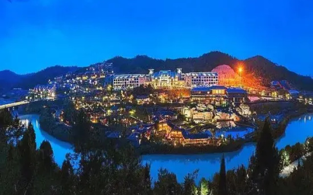 Tianfang Yuetan Hot Spring Resort