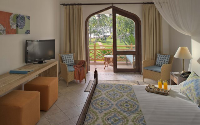 Bluebay Beach Resort And Spa in Kiwengwa, Tanzania from 335$, photos, reviews - zenhotels.com guestroom
