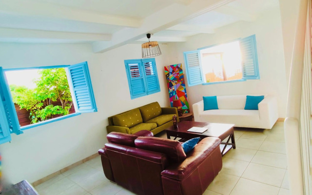 Location Maison Bleue avec piscine privative au Carbet Martinique
