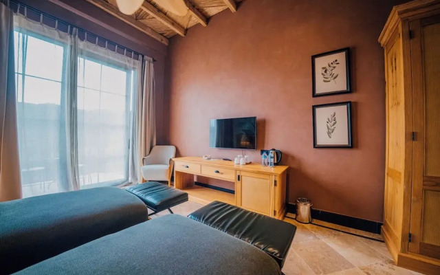 The Remote Hotel