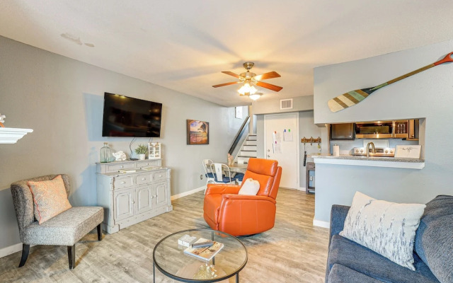 1/4 Mi to Seawall: Relaxing Galveston Condo!