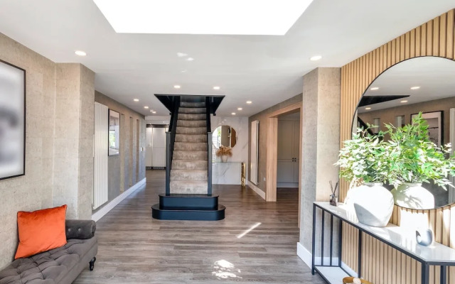 5 Bed Villa-sleeps 10-hot Tub-bar & Pool Table