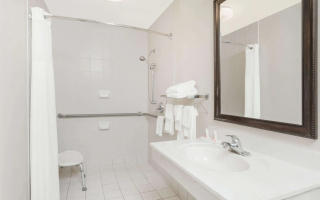 Travelodge by Wyndham Lakeland