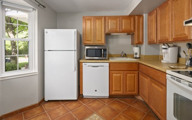 Sterling Townhome Private And Santized, In A Quiet And Safe Neighborhood. Self Checkin, Pet Friendly Super Host Support
