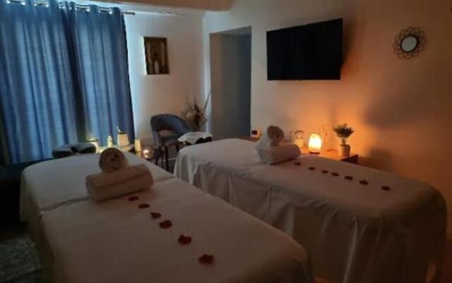 Majord'Home Spa 4*-L'élégance-Balnéo Vieille Ville