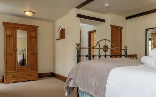 Watermouth Castle, South Court Apartment