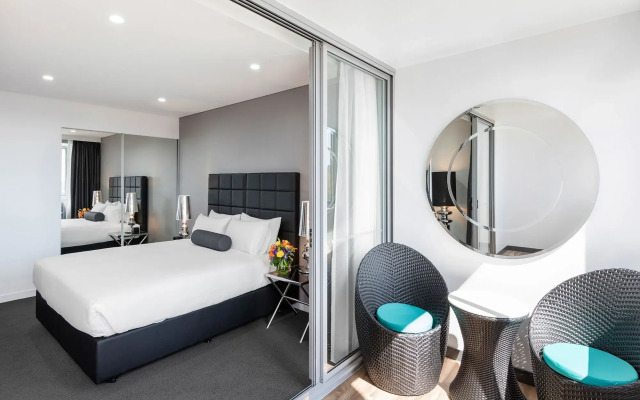 Meriton Suites Bondi Junction