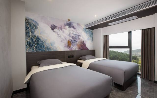 Ramada Encore By Wyndham Guiyang Shuanglong