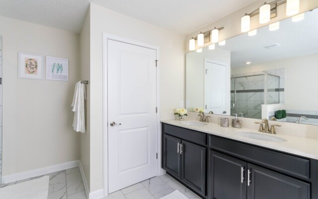 1684 Moonvalley Drive