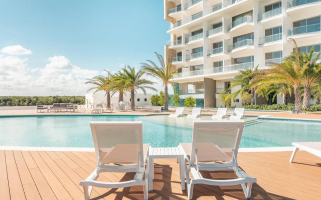 Modern Two-bedroom Apt With Balcony in Cap Cana