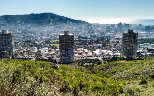 2 Bedroom Apartment in Vredehoek Towers