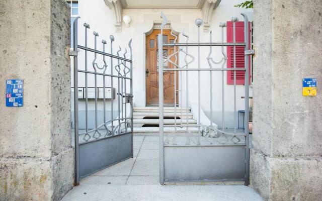 2 Zimmer in Jugendstilwohnung mit Garten (1-6 P.)