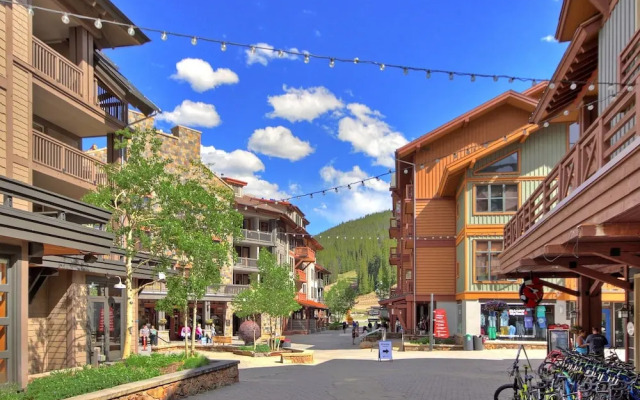 Amazing Condo in Heart of Center Village - TX304 by RedAwning
