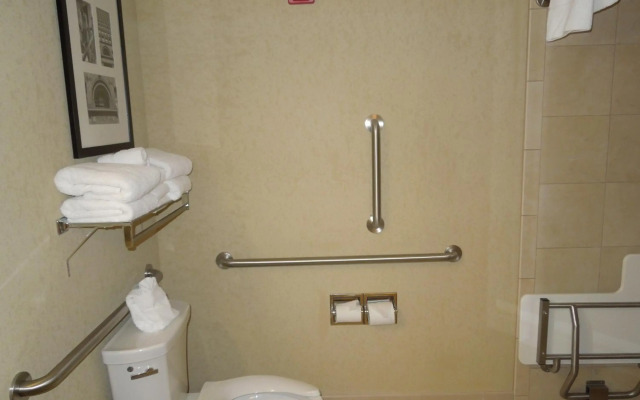 Country Inn & Suites by Radisson, Buffalo South I-90, NY