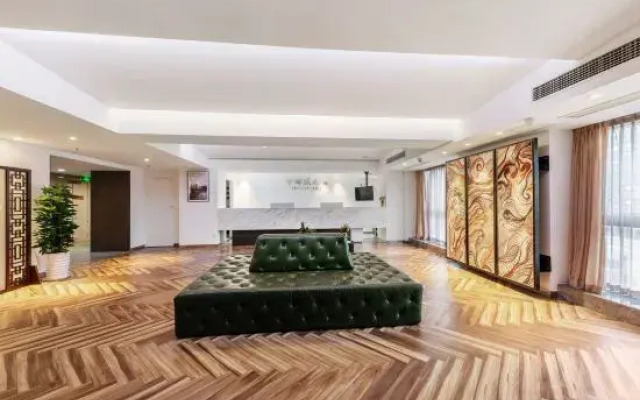 Chongqing Shilihuang Hotel (Shiqiaopu Xingguanghui Store) )