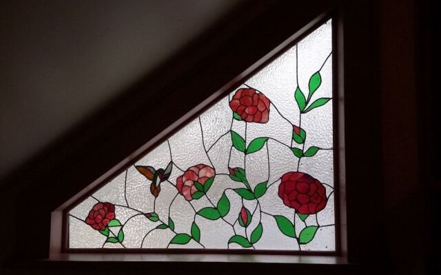 Chestnut Charm Bed & Breakfast