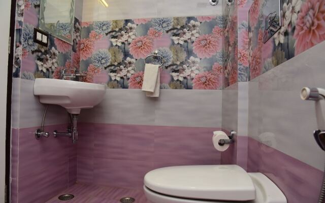OYO 16381 Htl Shivani