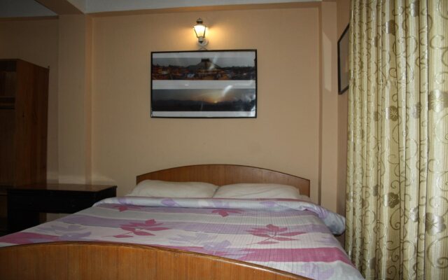 Monumental Paradise Hotel