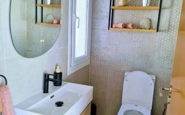 Stunning 2 bed Villa With Private Salt Water Pool