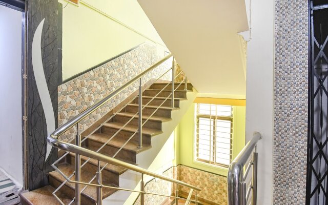 Fabhotel Golden Horizon