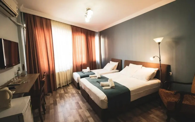 Puffin Suites & Rooms