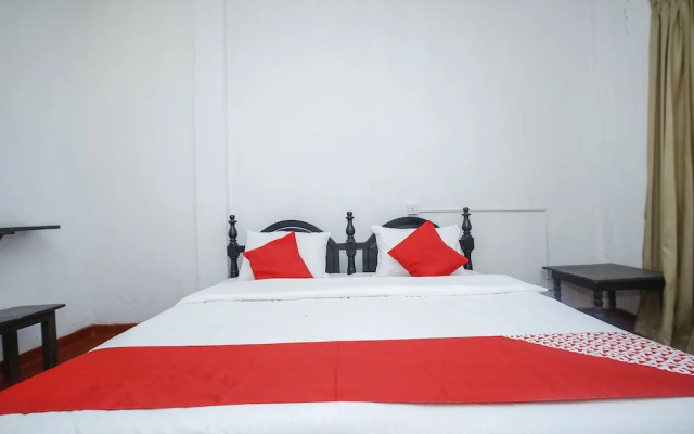 OYO 294 Nilaveli Corridor Hotel