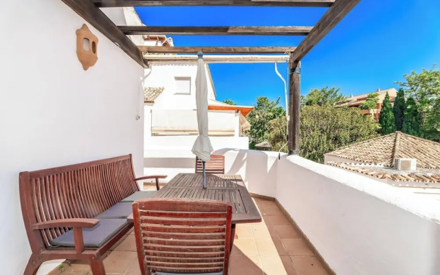 Family Beach Apartment With Pool