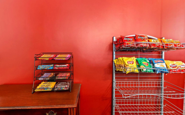 HomeTowne Studios by Red Roof Yuba City Bonanza – Marysville