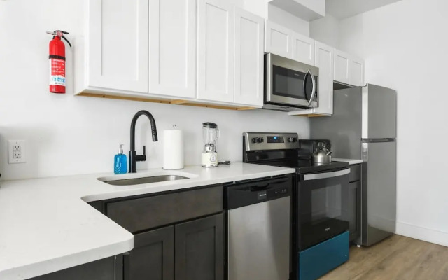 Luxury Studio 30 Mins to Manhattan Evonify