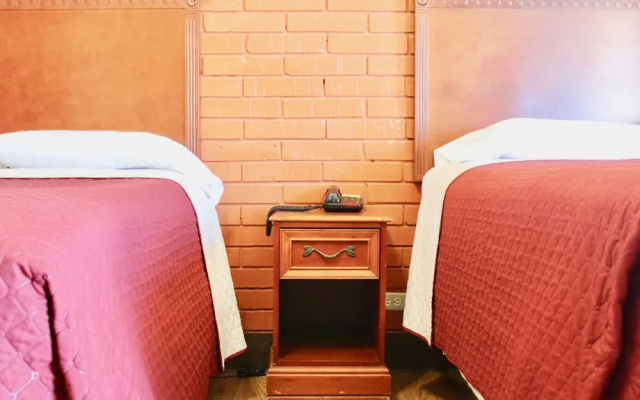 Tropicana Motel